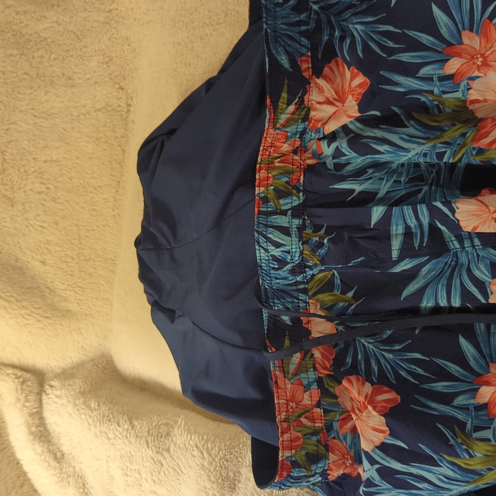 XL Kirkland Signature Men's Swim Shorts - Picture 6 of 7